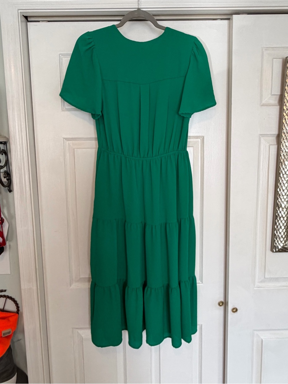 Monteau Emerald Green Tiered Button Midi Dress - Picture 6 of 6